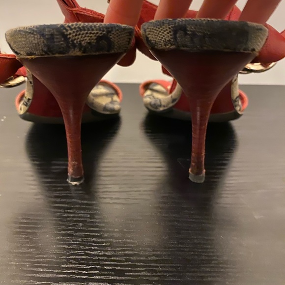 Gucci Red Leather Black Monogram Heels - Picture 4 of 7